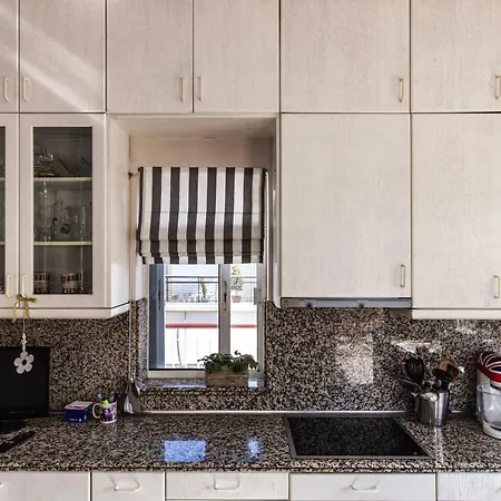 Luminous Maisonette Apartment *