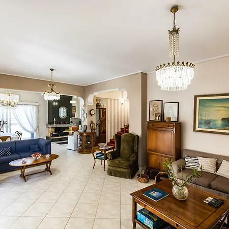 Luminous Maisonette * Kalamata